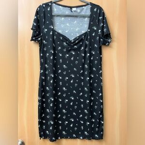 Black and white tiny flowers t-shirt babydoll dress